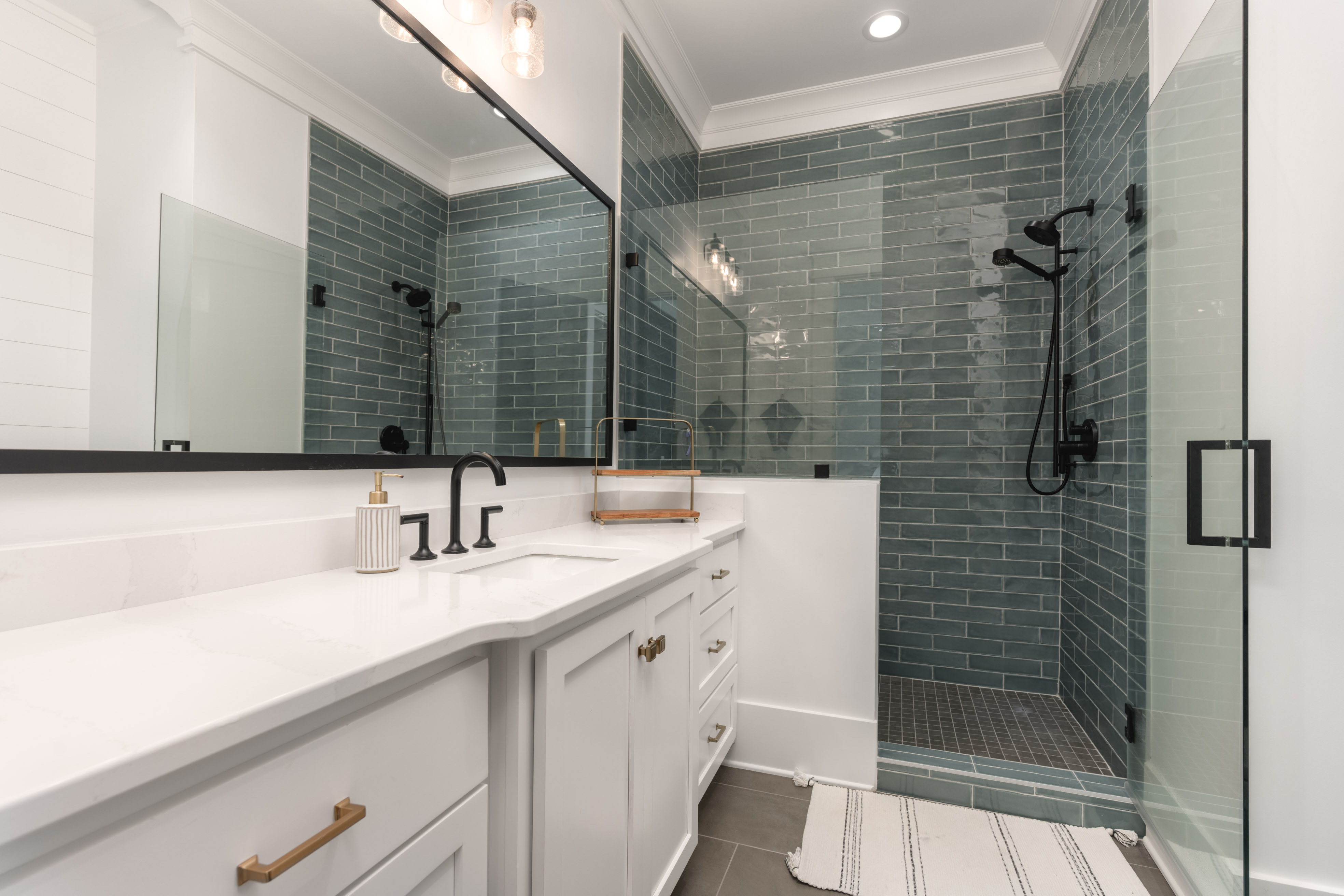 1051 South Shoals Drive image 32